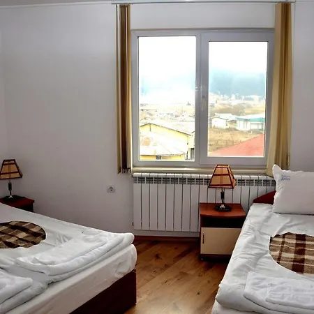 Family Daisy Hotel 2*