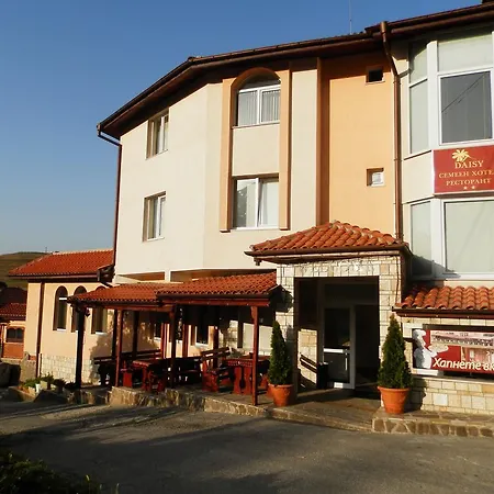 Family Daisy Hotell Borino